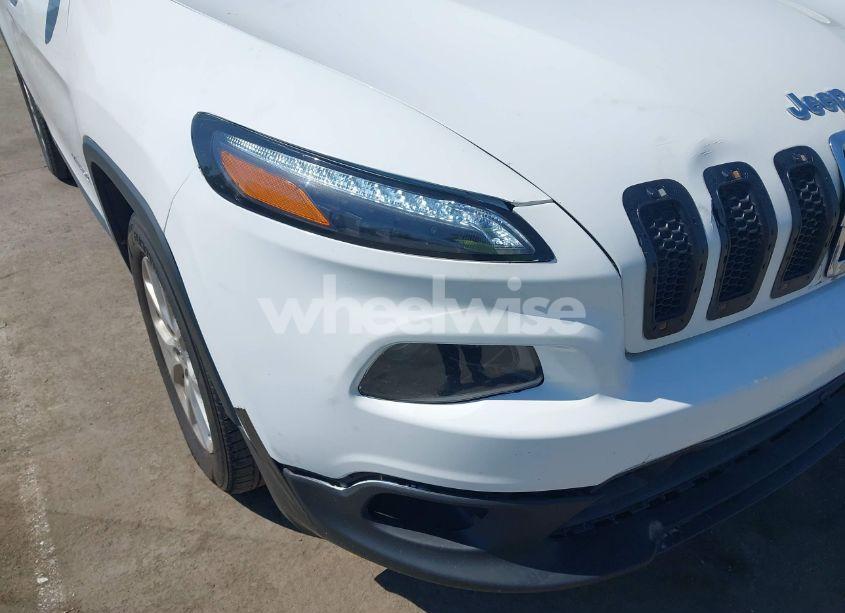 Photo 17 of 2015 Jeep Cherokee LATITUDE (VIN 1C4PJLCB1FW531160)