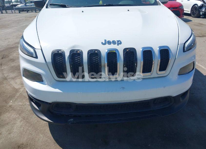 Photo 6 of 2015 Jeep Cherokee LATITUDE (VIN 1C4PJLCB1FW531160)
