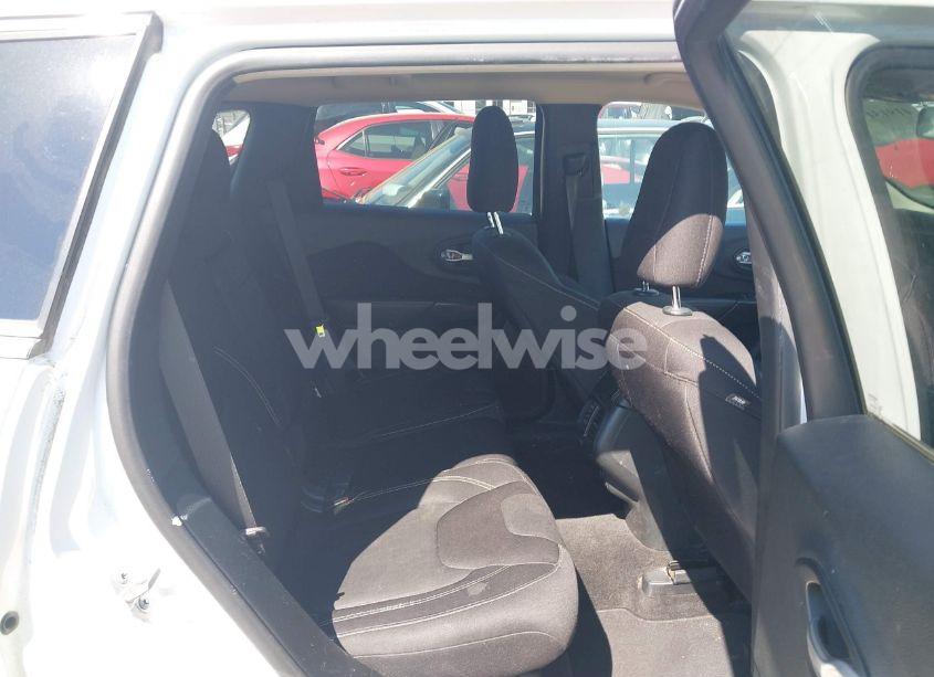 Photo 8 of 2015 Jeep Cherokee LATITUDE (VIN 1C4PJLCB1FW531160)