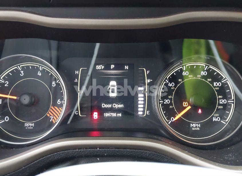 Photo 7 of 2015 Jeep Cherokee LATITUDE (VIN 1C4PJLCB1FW536794)