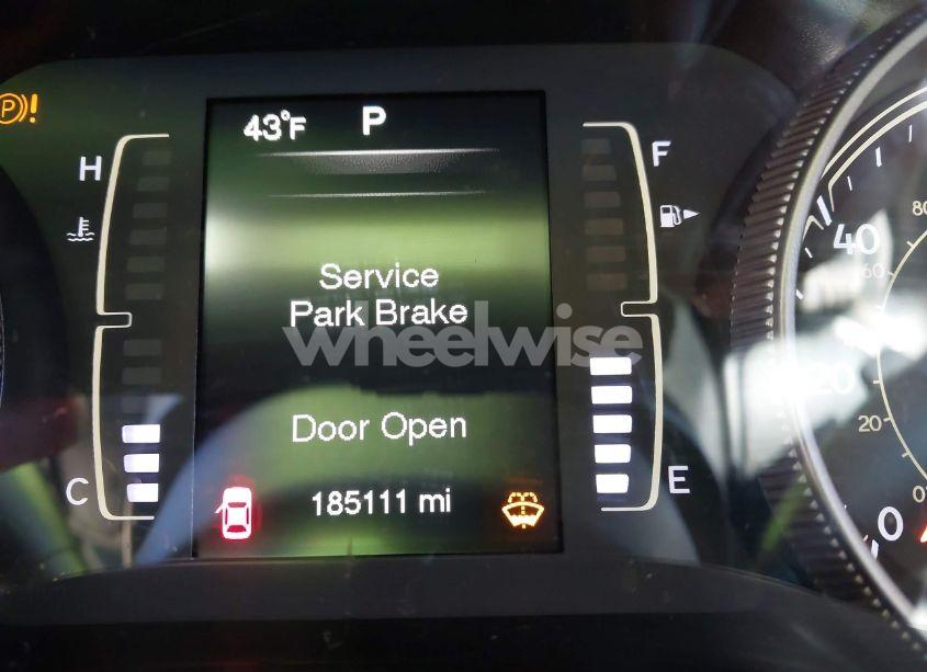 Photo 15 of 2015 Jeep Cherokee LATITUDE (VIN 1C4PJLCB1FW627449)