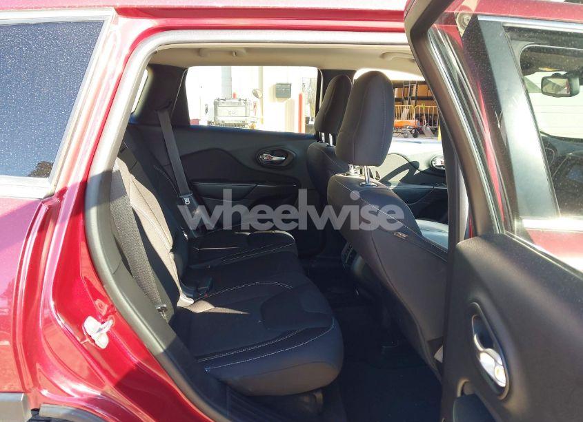 Photo 8 of 2015 Jeep Cherokee LATITUDE (VIN 1C4PJLCB1FW627449)