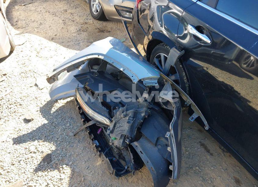 Photo 12 of 2015 Jeep Cherokee LATITUDE (VIN 1C4PJLCB1FW636958)