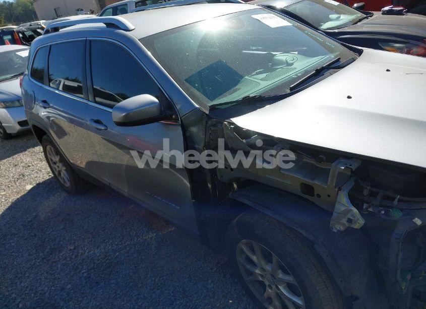 Photo 14 of 2015 Jeep Cherokee LATITUDE (VIN 1C4PJLCB1FW636958)