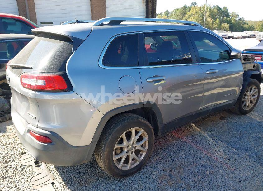 Photo 4 of 2015 Jeep Cherokee LATITUDE (VIN 1C4PJLCB1FW636958)