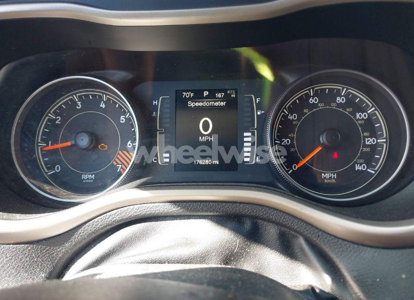 Photo 7 of 2015 Jeep Cherokee LATITUDE (VIN 1C4PJLCB1FW636958)