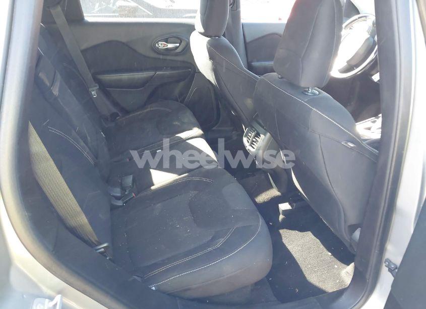 Photo 8 of 2015 Jeep Cherokee LATITUDE (VIN 1C4PJLCB1FW636958)