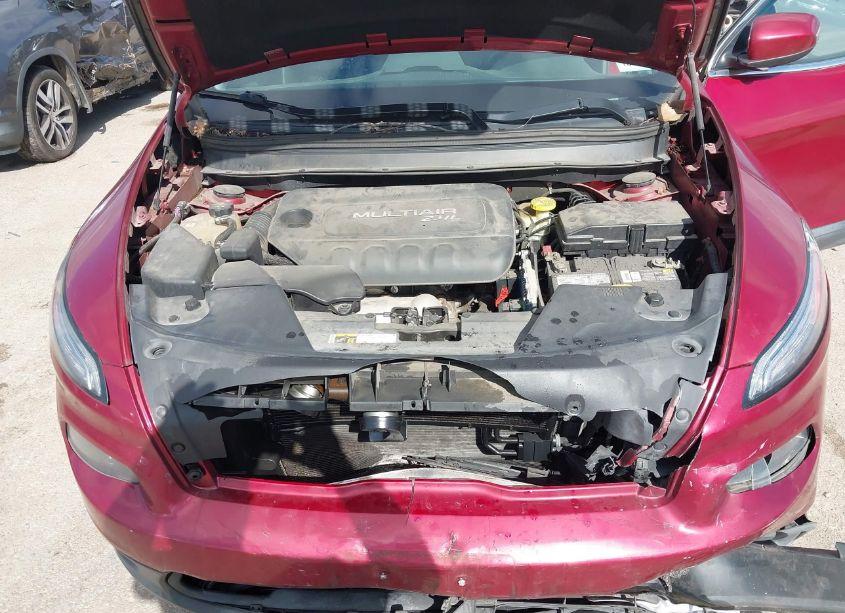 Photo 10 of 2015 Jeep Cherokee LATITUDE (VIN 1C4PJLCB1FW683309)