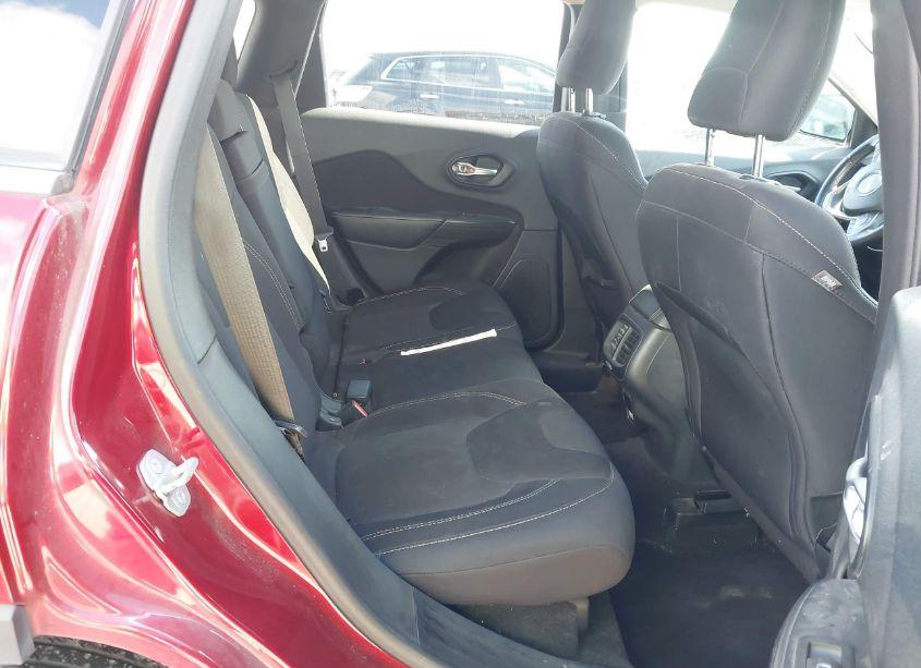 Photo 8 of 2015 Jeep Cherokee LATITUDE (VIN 1C4PJLCB1FW683309)