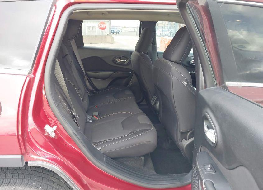 Photo 8 of 2015 Jeep Cherokee LATITUDE (VIN 1C4PJLCB1FW700299)