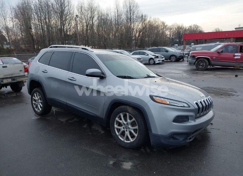 2015 Jeep Cherokee LATITUDE (VIN 1C4PJLCB1FW706636) main photo