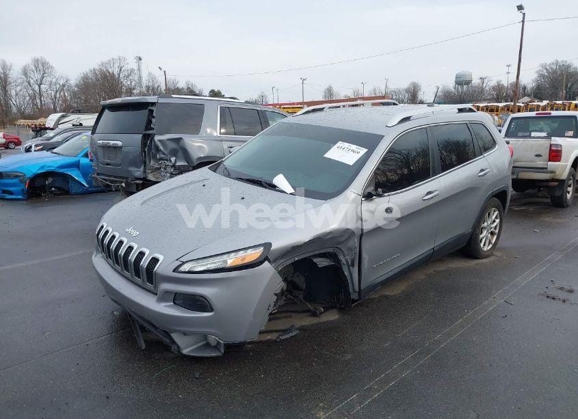 Photo 2 of 2015 Jeep Cherokee LATITUDE (VIN 1C4PJLCB1FW706636)