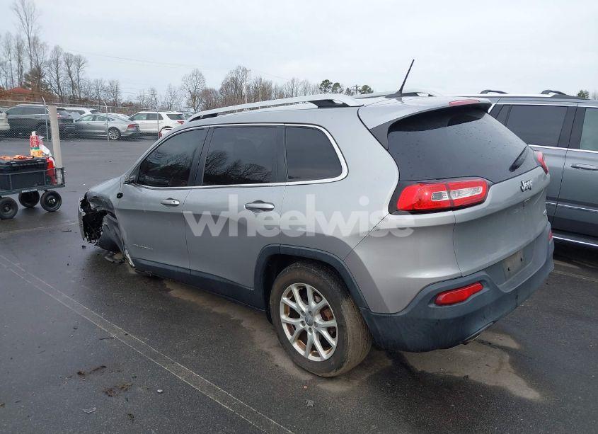 Photo 3 of 2015 Jeep Cherokee LATITUDE (VIN 1C4PJLCB1FW706636)