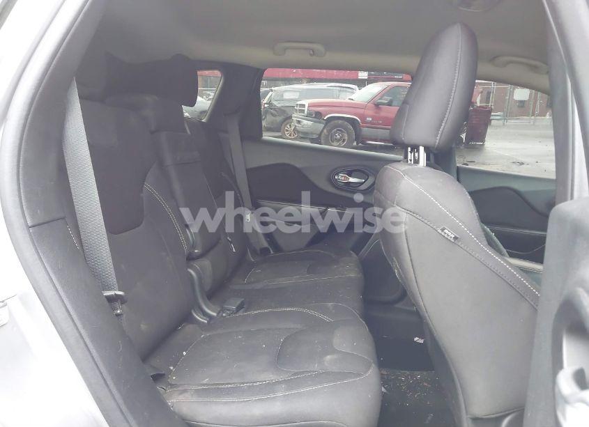 Photo 8 of 2015 Jeep Cherokee LATITUDE (VIN 1C4PJLCB1FW706636)