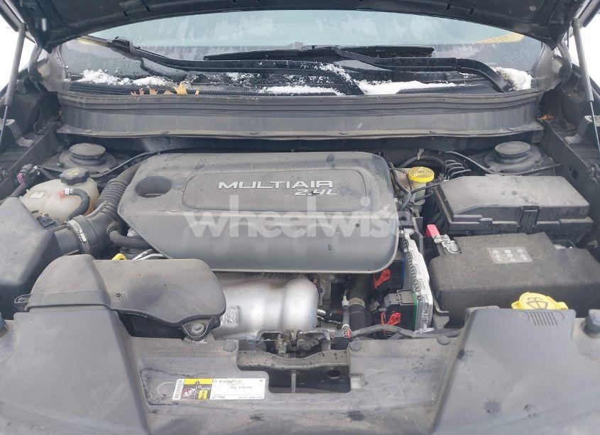 Photo 10 of 2015 Jeep Cherokee LATITUDE (VIN 1C4PJLCB1FW770594)