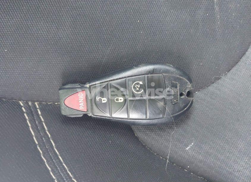 Photo 11 of 2015 Jeep Cherokee LATITUDE (VIN 1C4PJLCB1FW770594)