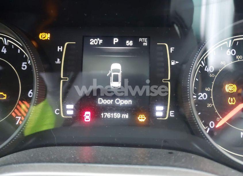 Photo 15 of 2015 Jeep Cherokee LATITUDE (VIN 1C4PJLCB1FW770594)