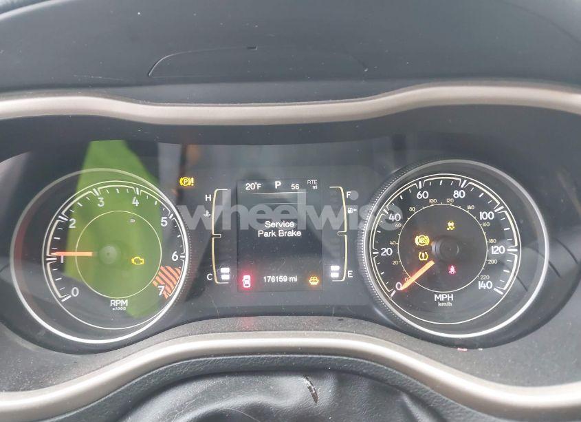 Photo 7 of 2015 Jeep Cherokee LATITUDE (VIN 1C4PJLCB1FW770594)