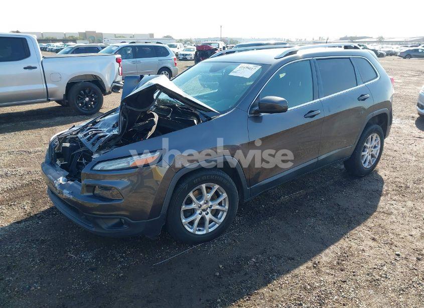 Photo 2 of 2016 Jeep Cherokee LATITUDE (VIN 1C4PJLCB1GW127471)