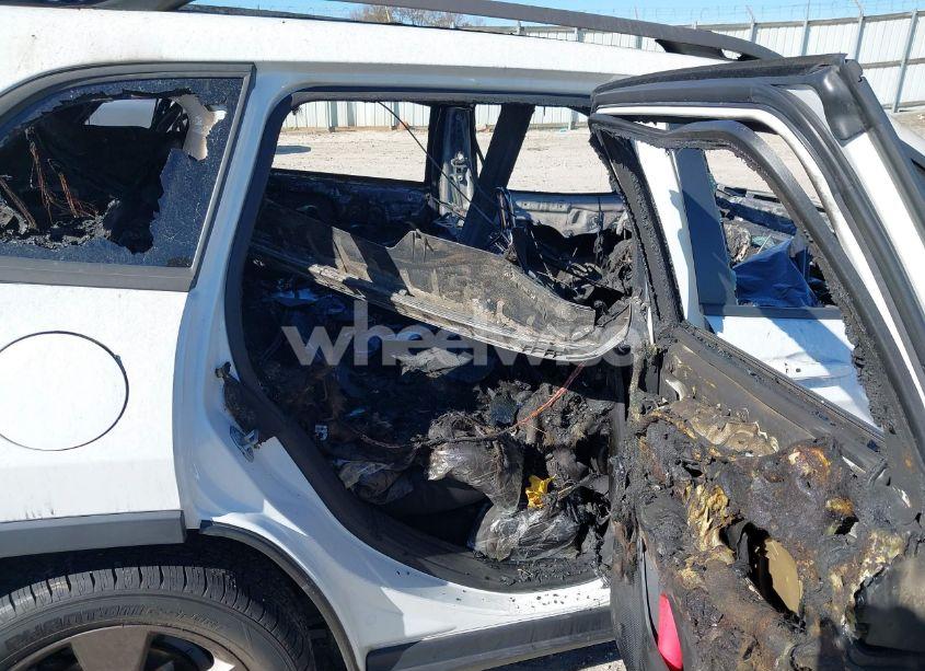 Photo 8 of 2016 Jeep Cherokee 75TH ANNIVERSARY (VIN 1C4PJLCB1GW275717)