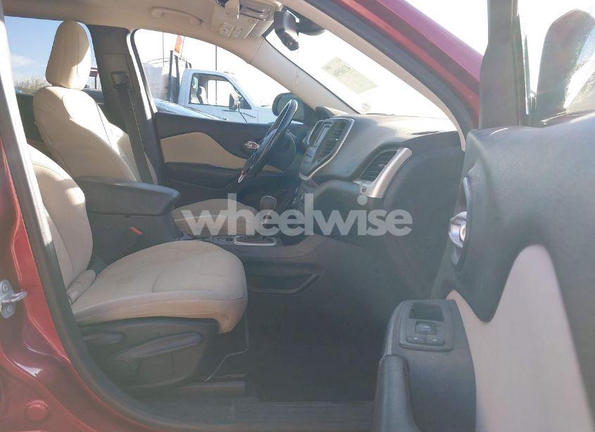 Photo 5 of 2016 Jeep Cherokee LATITUDE (VIN 1C4PJLCB1GW297054)