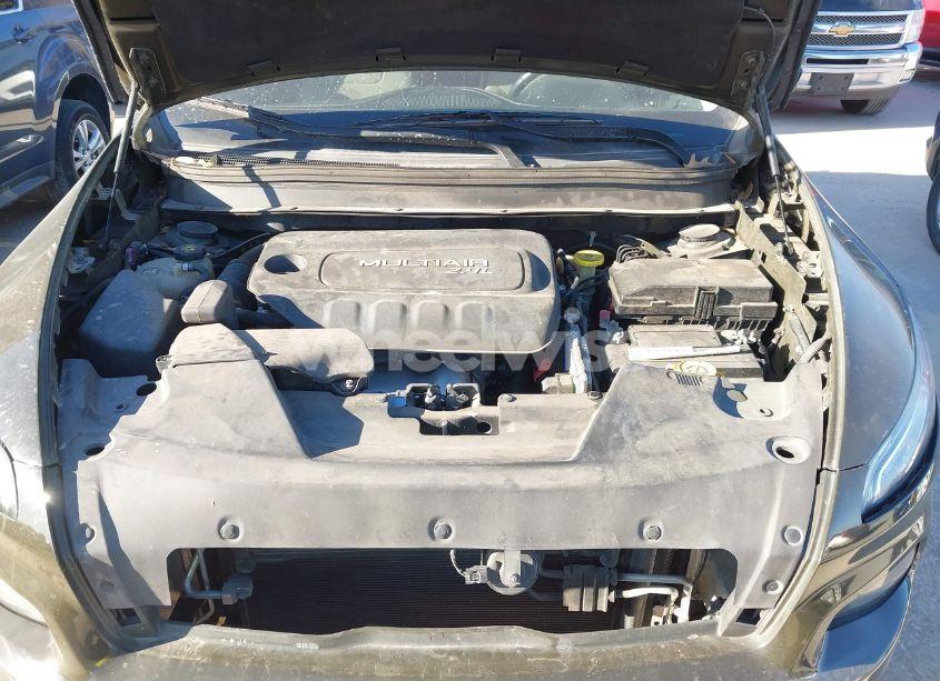 Photo 10 of 2016 Jeep Cherokee 75TH ANNIVERSARY (VIN 1C4PJLCB1GW370696)