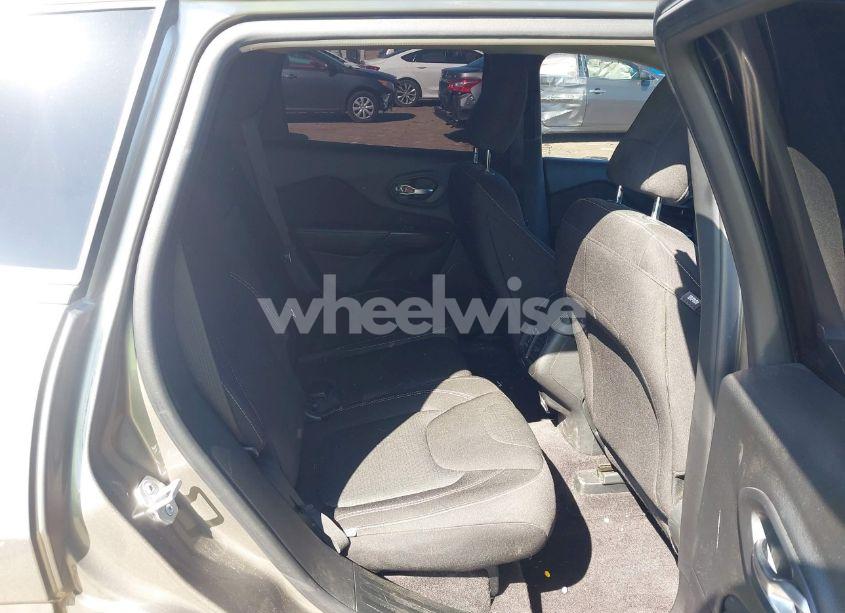 Photo 8 of 2017 Jeep Cherokee LATITUDE FWD (VIN 1C4PJLCB1HW508707)