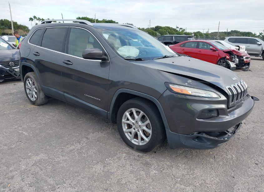 2017 Jeep Cherokee LATITUDE FWD (VIN 1C4PJLCB1HW561763) main photo