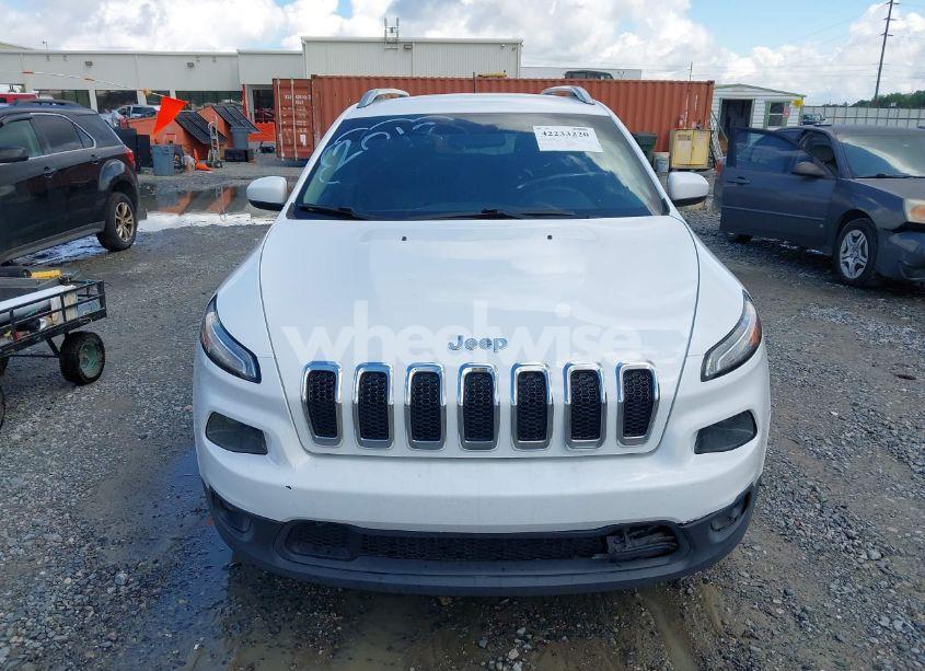 Photo 12 of 2018 Jeep Cherokee LATITUDE FWD (VIN 1C4PJLCB1JD553390)