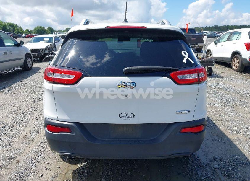 Photo 16 of 2018 Jeep Cherokee LATITUDE FWD (VIN 1C4PJLCB1JD553390)