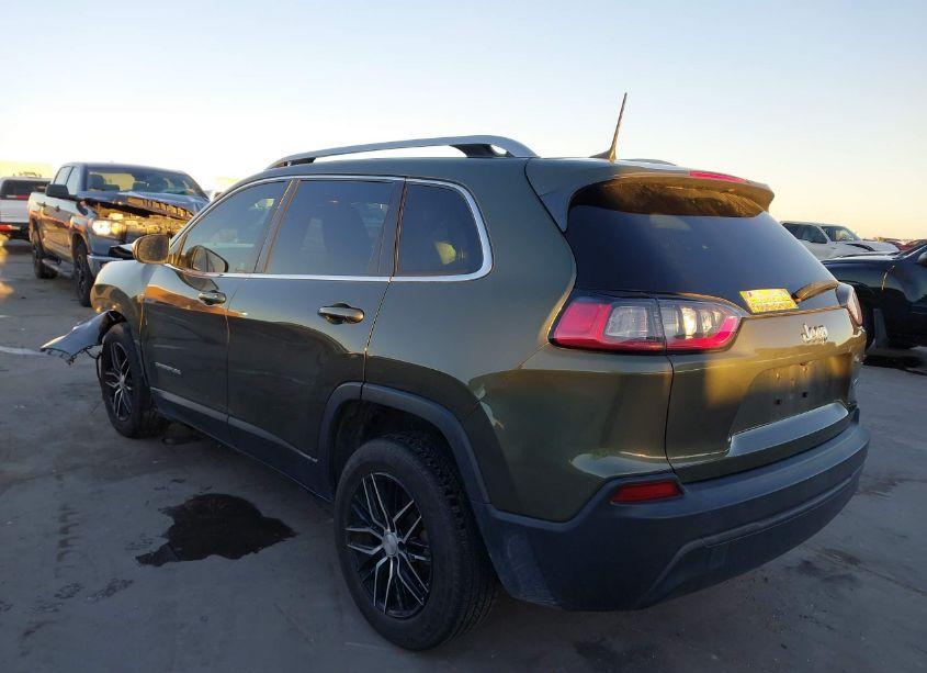 Photo 3 of 2019 Jeep Cherokee LATITUDE (VIN 1C4PJLCB1KD265483)