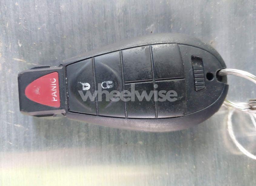 Photo 11 of 2019 Jeep Cherokee LATITUDE FWD (VIN 1C4PJLCB1KD269646)