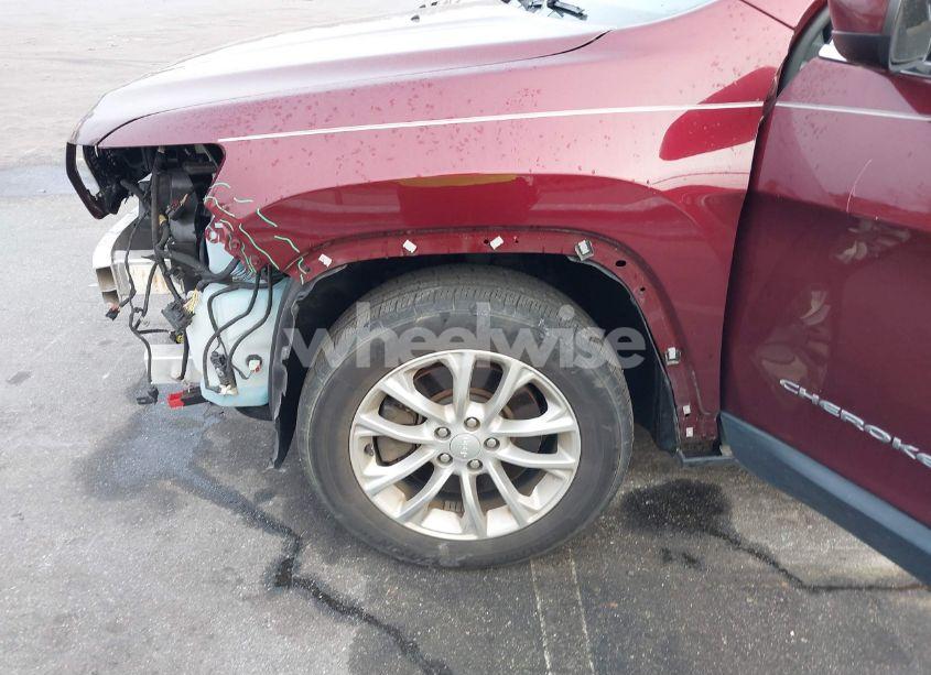 Photo 19 of 2019 Jeep Cherokee LATITUDE FWD (VIN 1C4PJLCB1KD313547)