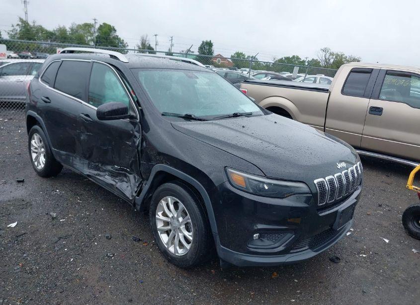 2019 Jeep Cherokee LATITUDE FWD (VIN 1C4PJLCB1KD326542) main photo