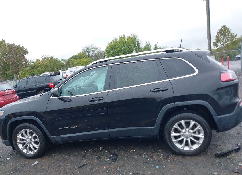 Photo 14 of 2019 Jeep Cherokee LATITUDE FWD (VIN 1C4PJLCB1KD326542)