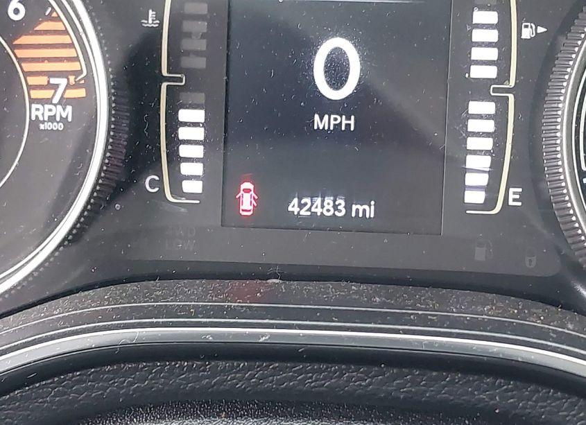 Photo 15 of 2019 Jeep Cherokee LATITUDE FWD (VIN 1C4PJLCB1KD326542)