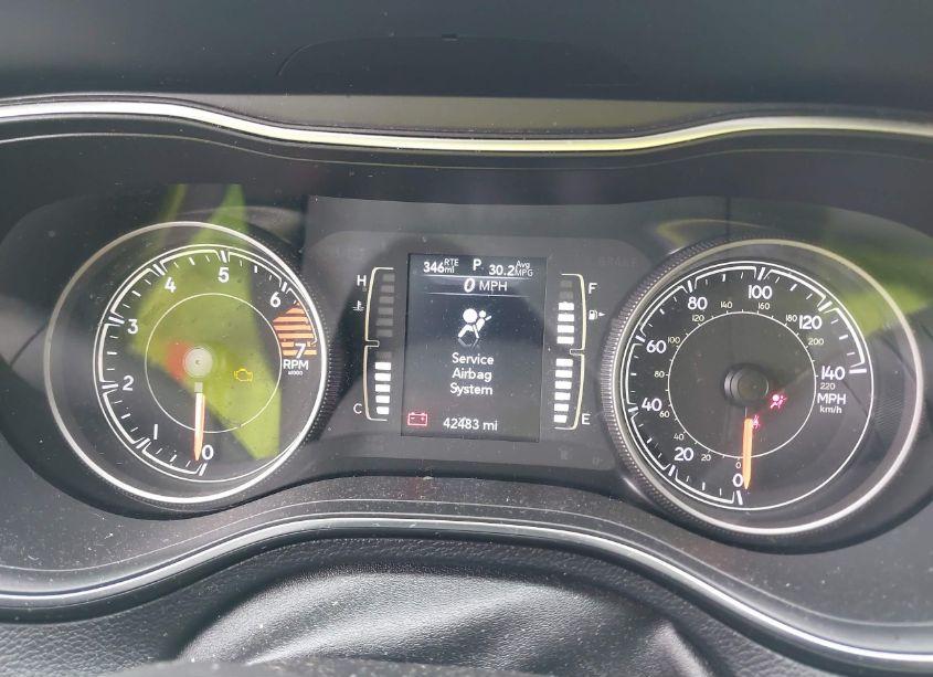 Photo 7 of 2019 Jeep Cherokee LATITUDE FWD (VIN 1C4PJLCB1KD326542)