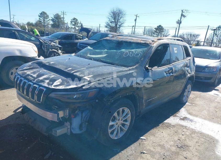 Photo 2 of 2020 Jeep Cherokee LATITUDE FWD (VIN 1C4PJLCB1LD525088)