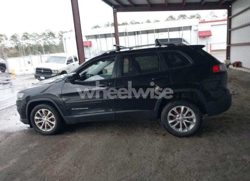Photo 14 of 2020 Jeep Cherokee LATITUDE FWD (VIN 1C4PJLCB1LD535765)