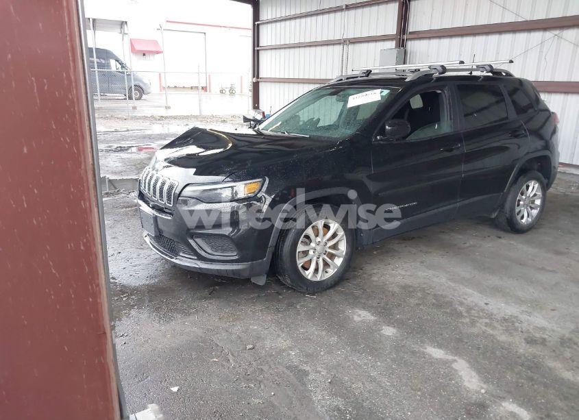 Photo 2 of 2020 Jeep Cherokee LATITUDE FWD (VIN 1C4PJLCB1LD535765)