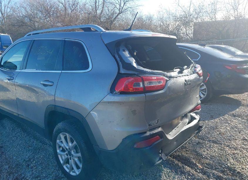 Photo 18 of 2015 Jeep Cherokee LATITUDE (VIN 1C4PJLCB2FW572607)