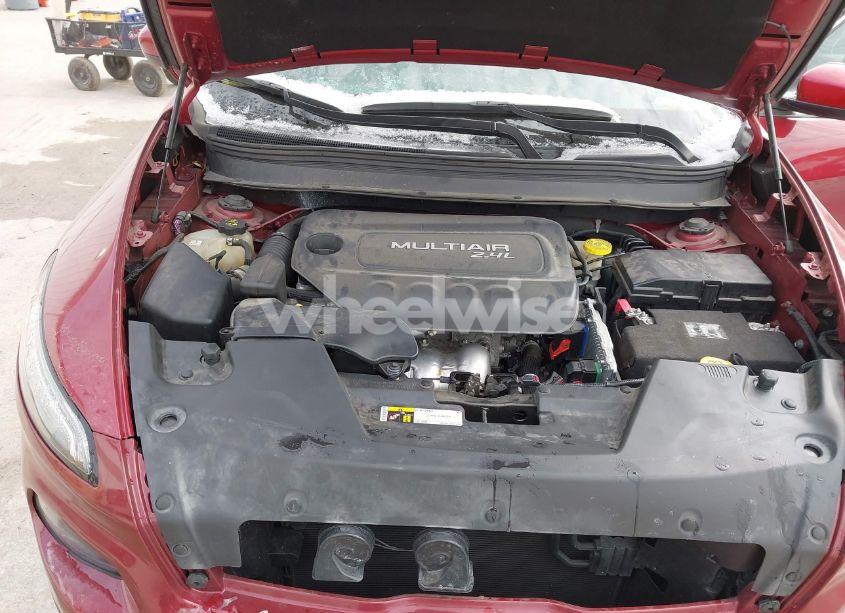 Photo 10 of 2015 Jeep Cherokee LATITUDE (VIN 1C4PJLCB2FW572896)