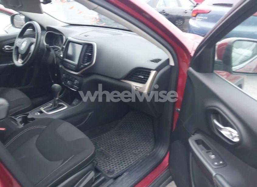 Photo 5 of 2015 Jeep Cherokee LATITUDE (VIN 1C4PJLCB2FW712476)