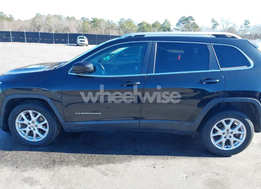 Photo 14 of 2015 Jeep Cherokee LATITUDE (VIN 1C4PJLCB2FW720335)