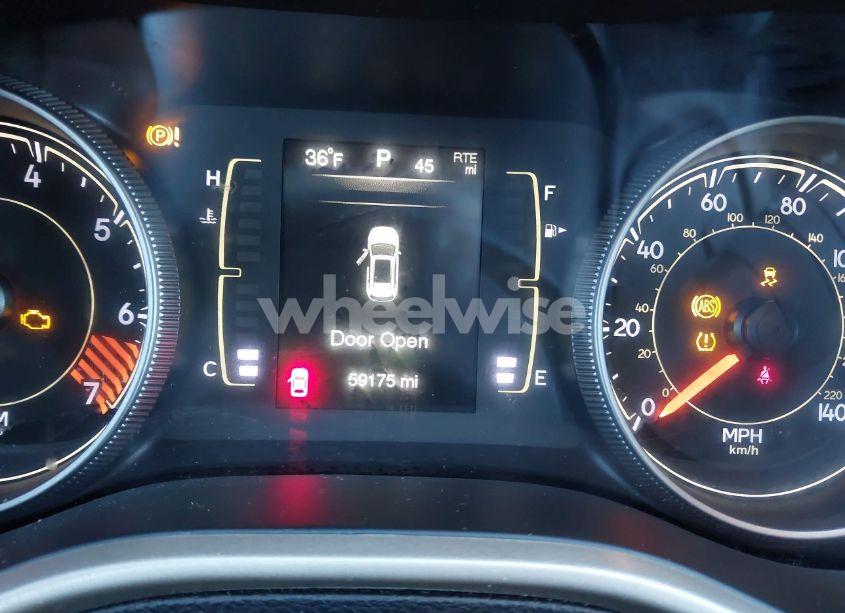 Photo 15 of 2015 Jeep Cherokee LATITUDE (VIN 1C4PJLCB2FW720335)