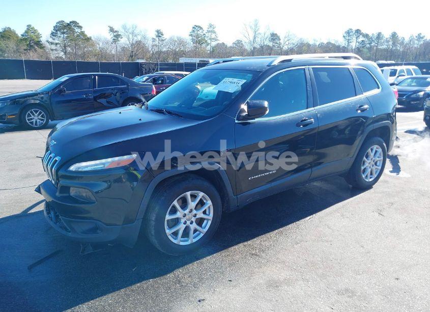 Photo 2 of 2015 Jeep Cherokee LATITUDE (VIN 1C4PJLCB2FW720335)