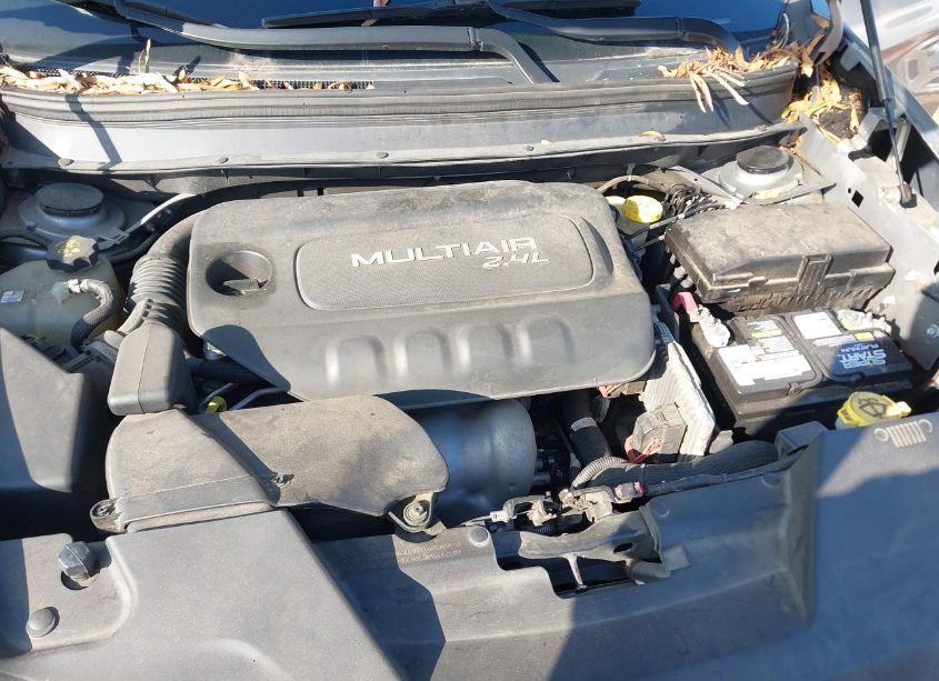 Photo 10 of 2015 Jeep Cherokee LATITUDE (VIN 1C4PJLCB2FW730931)