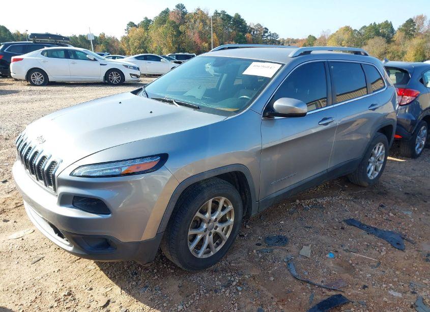 Photo 2 of 2015 Jeep Cherokee LATITUDE (VIN 1C4PJLCB2FW730931)