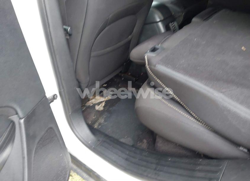 Photo 13 of 2016 Jeep Cherokee LATITUDE (VIN 1C4PJLCB2GW216272)