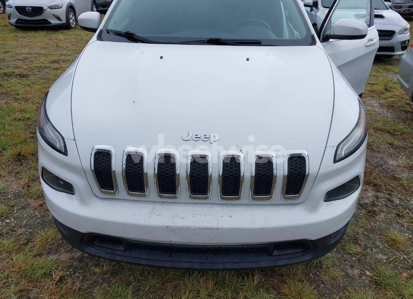 Photo 6 of 2016 Jeep Cherokee LATITUDE (VIN 1C4PJLCB2GW216272)